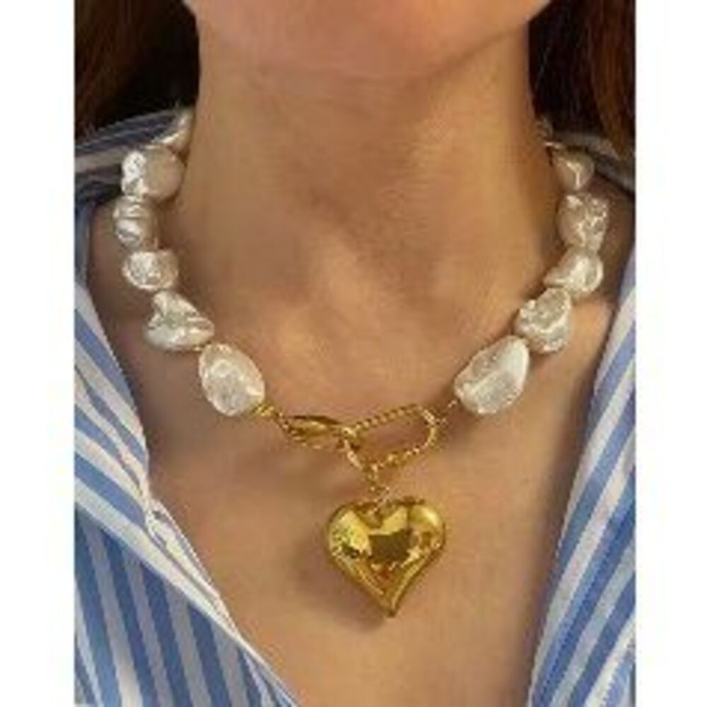 Luxury Gold Heart Pendant Necklace with Baroque Pearl Chain – NWOT